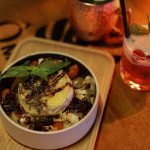 Camembert rôti à la provençale