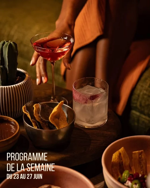 🔥 Cette semaine à l'Ô Ma-Ya Bar ! 🔥
Du 23 au 27 juin, préparez-vous à une semaine rythmée par la musique, le jeu, le partage et la fête. 🍹🎶

💃 Lundi : cap sur les sonorités latino et généralistes avec DJ John Santi pour démarrer la semaine dans la bonne humeur.

🎤 Mardi : votre rendez-vous incontournable Quiz & Blind Test avec DJ Rainier. Formez votre équipe, testez votre culture musicale et venez relever le défi dans une ambiance conviviale et déjantée !

🌴 Jeudi : place au Tropik Hall avec DJ Sam. Des rythmes ensoleillés, une piste qui s'enflamme et une ambiance qui sent déjà l'été.

⚽ Vendredi : diffusion de France 🇫🇷 - Norvège 🇳🇴 + d'une soirée festive avec Afro Generaliste avec Lachica  pour prolonger les émotions du match jusqu'au bout de la nuit (set en terrasse en début de soirée)

🎧 Samedi : l'incontournable soirée Afro House & Généraliste avec DJ Niko Stam. Cocktails, danse et énergie garantie pour clôturer la semaine en beauté.

🍸 Cocktails 🍴 Tapas 🎵 Ambiance unique ✨ Bonne humeur obligatoire

📍 Ô Ma-Ya – Saint-Mitre-les-Remparts
Réservations par sms au 07.89.35.04.45 
Taguez votre équipe et dites-nous : quel sera VOTRE rendez-vous de la semaine ?
