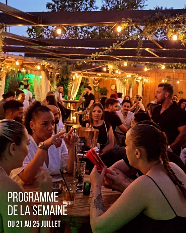La semaine prochaine au Ô MA-YA BAR ❤️ 
Le retour du QUIZ & BLINDTEST de @djrainier13500 mercredi 🤩 : on joue, on danse, on chante ! 

Jeudi, vendredi et Samedi, nos 3 soirées festives et dansantes 
SAMEDI : on sort les fleurs et la bonne humeur avec un apéritif FLOWER POWER haut en couleur et en happy hour 😀
Cocktails à 5 euros, pintes de bieres a 5 euros, long drink 5 euros, bouteilles de vin à mi tarif ! Soft 3 euros.
De 19h à 21h samedi 25 juillet UNIQUEMENT: on vous régale et on vous fait plaisir 😍

Ô MA-YA BAR ❤️ 
Bar à cocktails et tapas, festif
07.89.35.04.45 
À Saint-Mitre-les-Remparts (13)