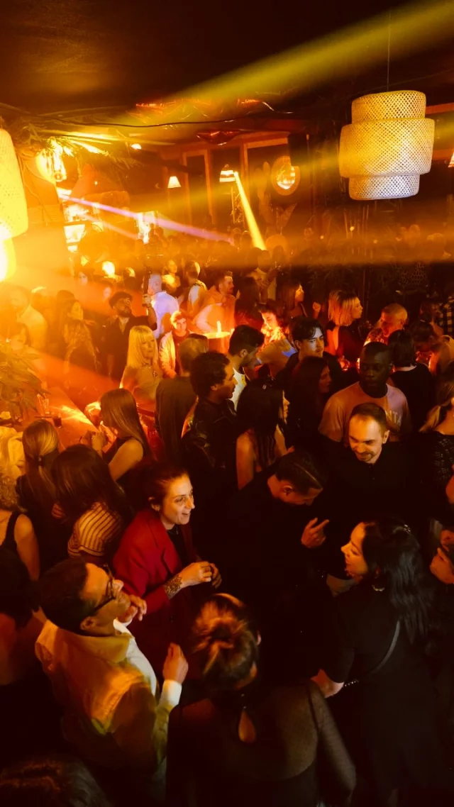 Les meilleures soirées sont celles que l'on improvise
On vient pour un aperitif à partager et on finit sur la piste danse sans même s'en rendre compte
Quelques rencontres chaleureuses, des sourires et des rires échangés 
On vient tôt, puis on rentre tôt, le cœur léger 😀

Ô MA-YA BAR ❤️ 
📍Saint-Mitre-les-Remparts (13)
Bar à cocktails, tapas et émotions 🥰

☎️ Réservations par sms au 07.89.35.04.45