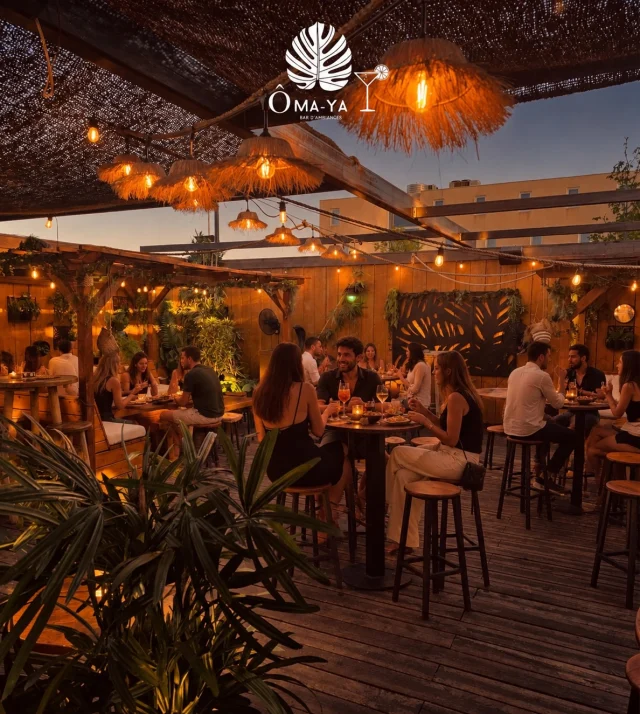 Avant que la soirée commence… 

C’est aussi ça, l’ÔMA-YA :
Un verre, quelques tapas à partager et un moment posé dans une ambiance lounge. 🍹

On vous garde une place ? 

Bar lounge à St Mitre les Remparts, l’ÔMA-YA vous accueille autour de cocktails et tapas à partager, dans une ambiance conviviale avant de prolonger la soirée de façon festive.